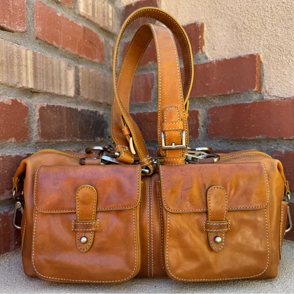 Vintage HYPE leather baguette/ satchel bag 
in Camel Color - Picture 3 of 11